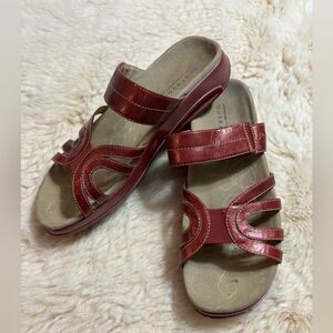 Aravon By New Balance Womens Candace Red Leather Sandals size 8